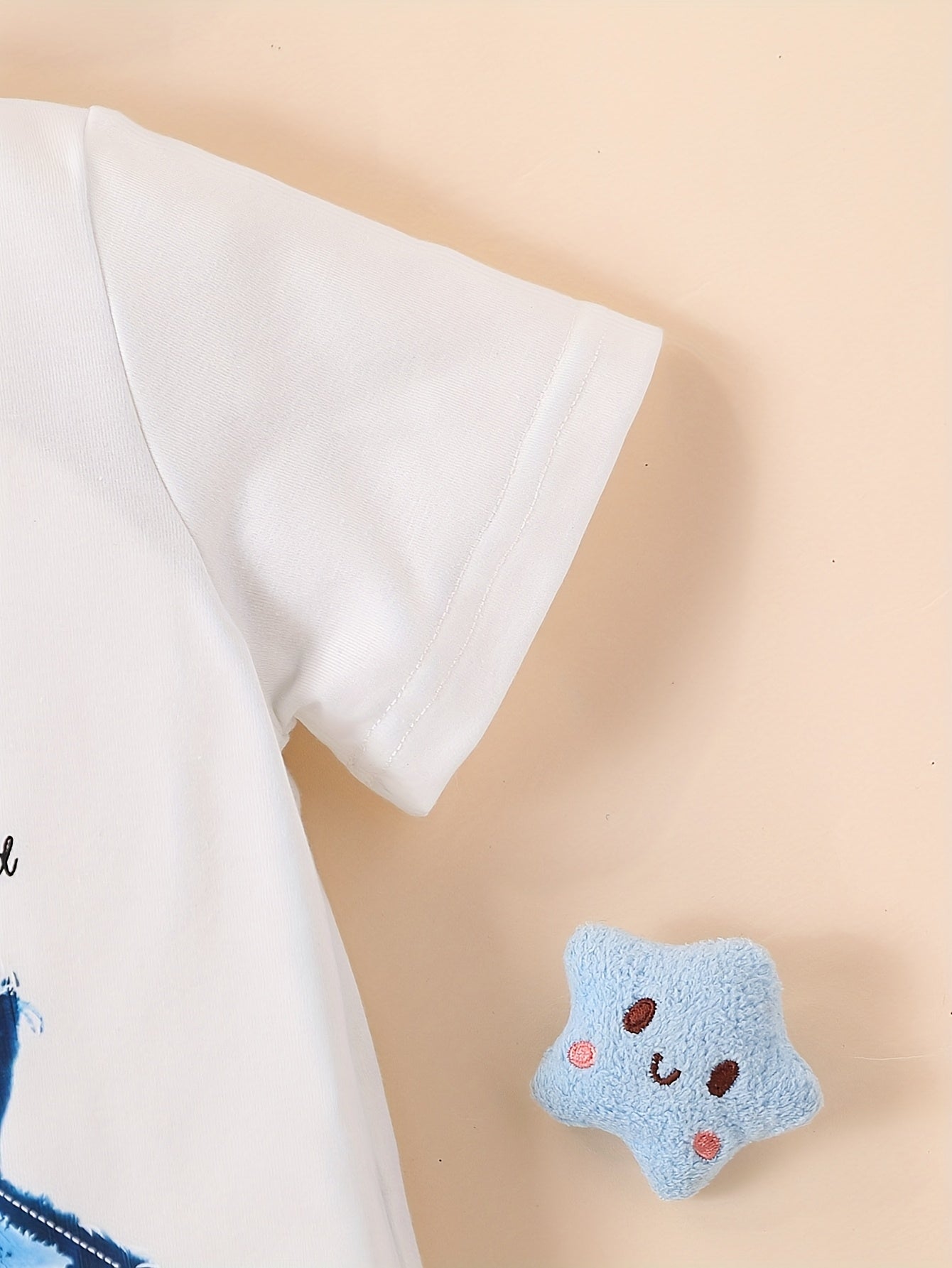 2er-Pack Sommermodische T-Shirts aus Baumwollmischung für Mädchen – Rundhalsausschnitt mit Sternendruck, kurze Ärmel, perfekt für Freizeitkleidung und Sport.