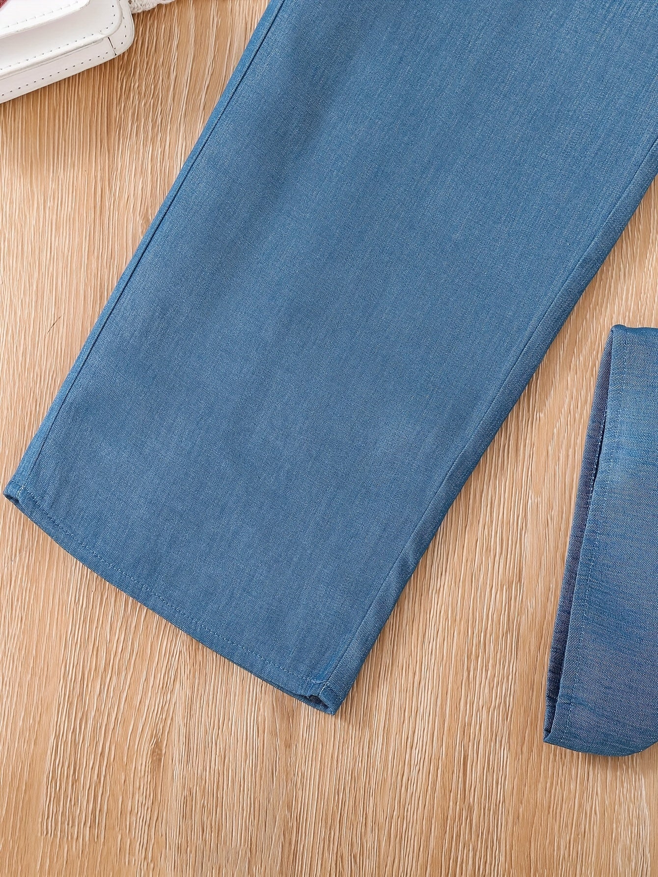 Neues 2-teiliges Set mit Patchwork-Oberteil und Herbst-Jeanshose aus Kunstdenim für Mädchen