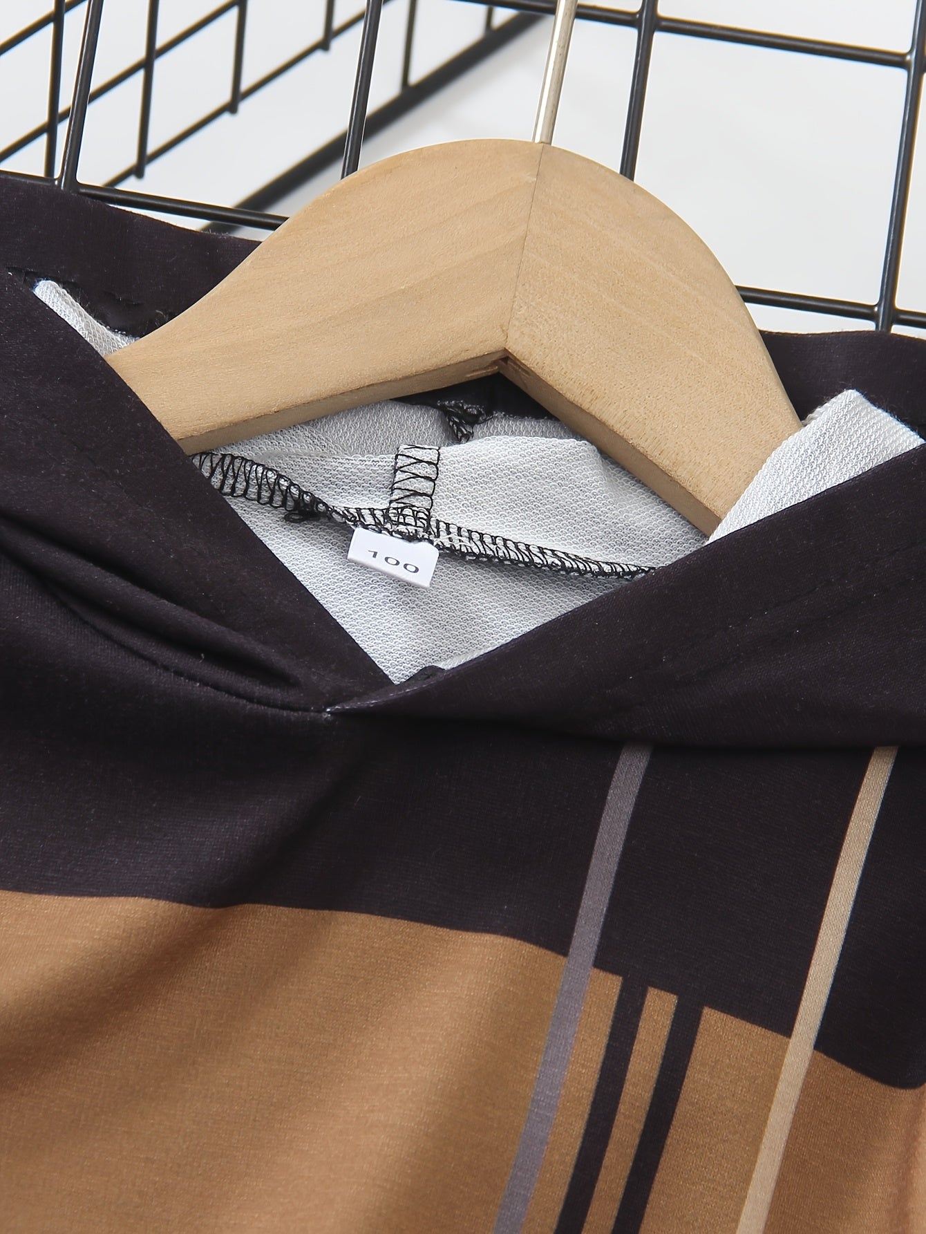 Lässiges 4-teiliges Set aus Kapuzenoberteil und Hose für Jungen