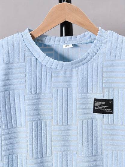 Modisches, lässiges Zweiteiler-Set aus kurzärmligem T-Shirt mit Rundhalsausschnitt und lässigen Shorts für Jungen