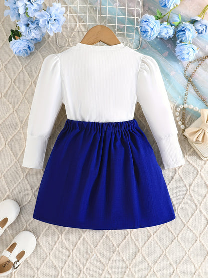 Herbstliches Langarm-Oberteil mit Ballonärmeln, Fliege und Faltenrock-Set.